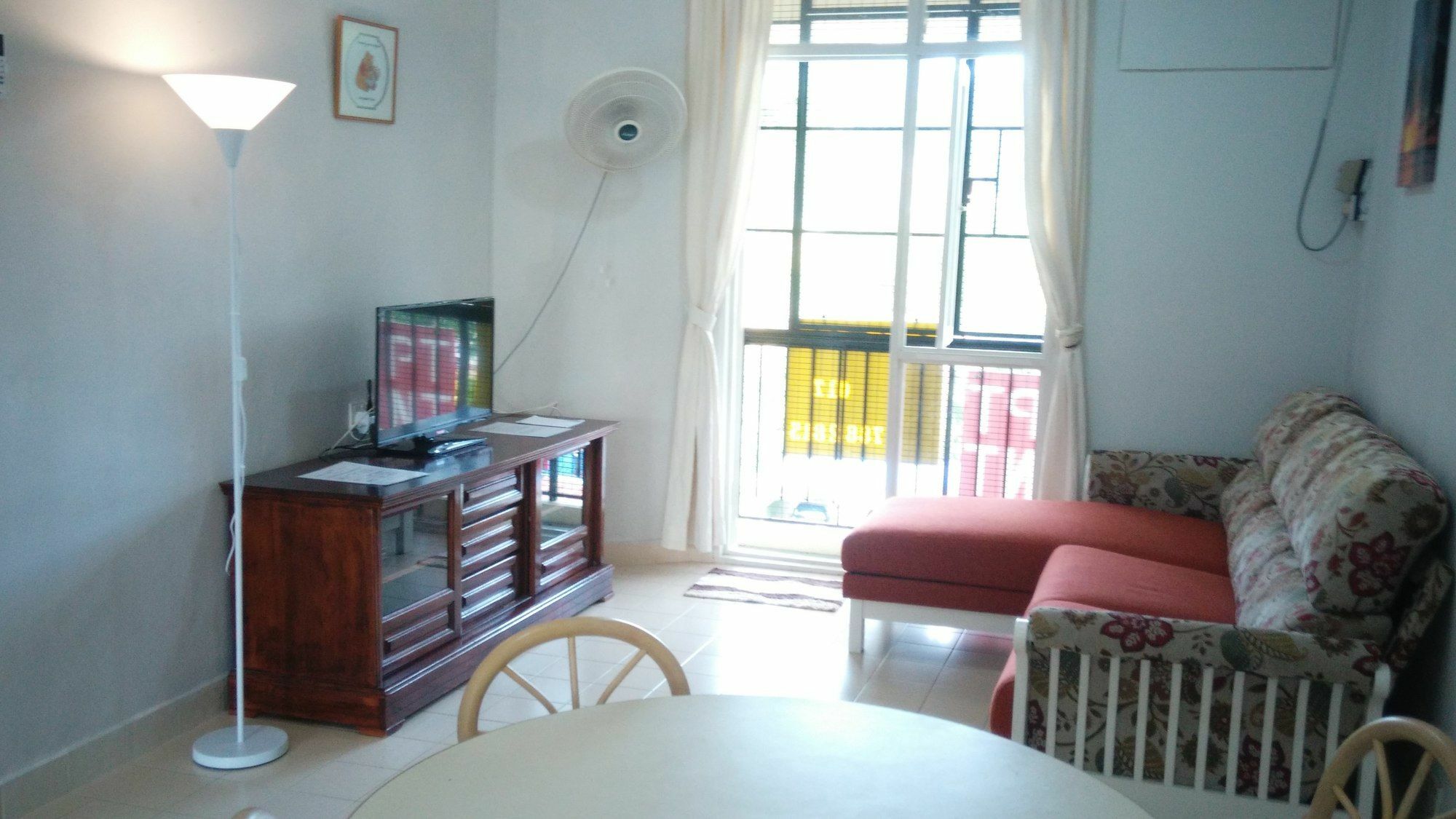 Pinang Beach Apartment @ Bayu Emas Бату-Ферринги Экстерьер фото